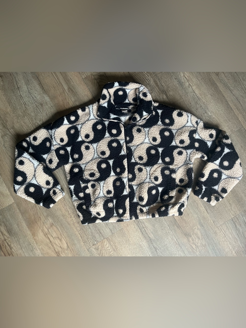 Women’s Black & Cream Yin Yang Sherpa Sweater